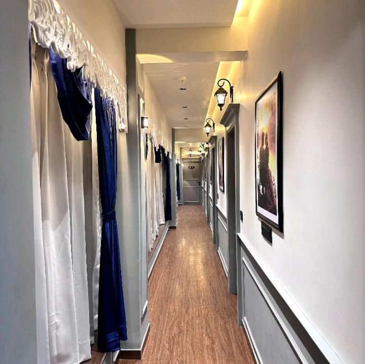 V Love Hotel Сурат Экстерьер фото