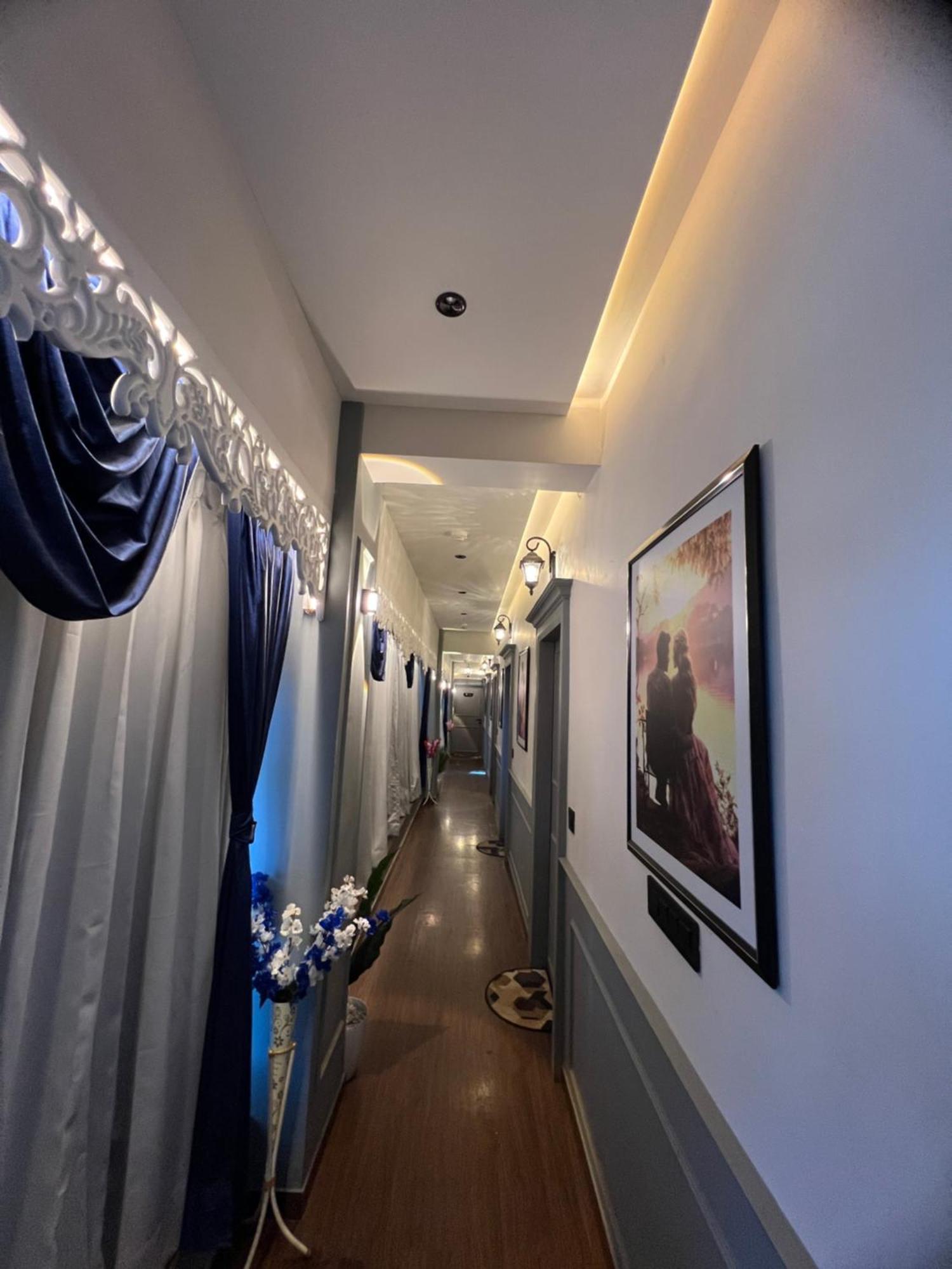V Love Hotel Сурат Экстерьер фото